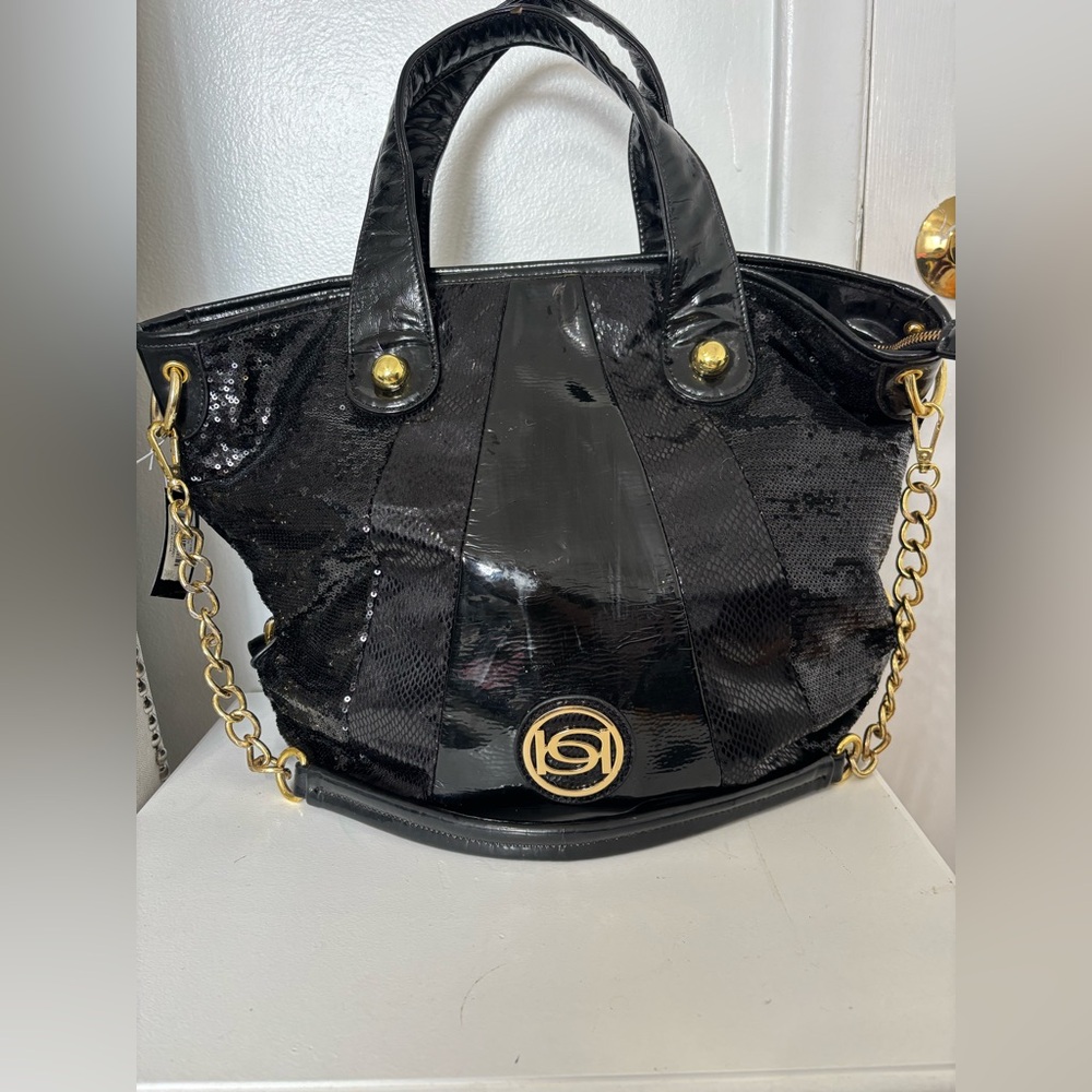 Y2K Bebe Black Glossy Shoulder Bag with Gold Chain